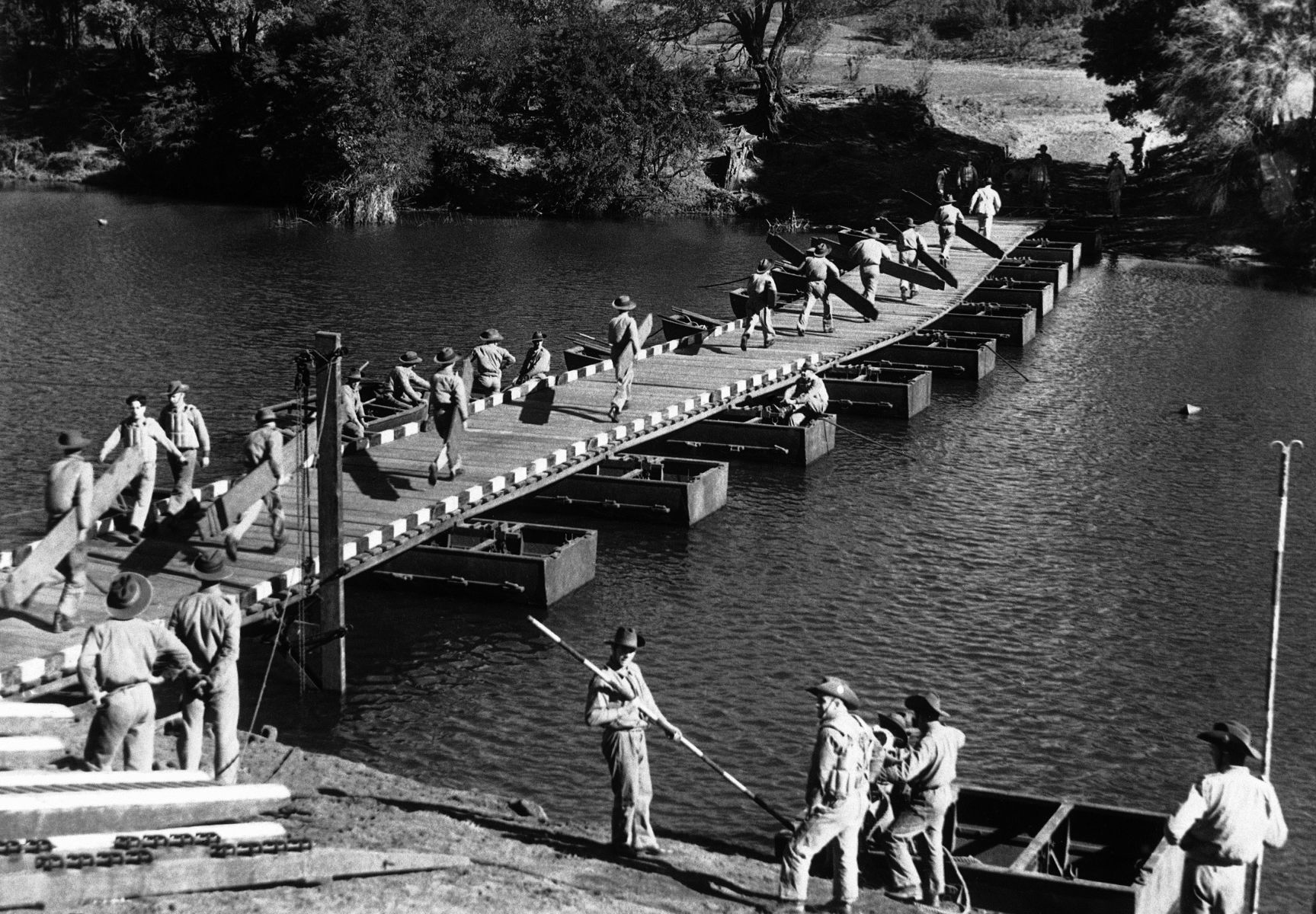 1940: Pontoon Bridge